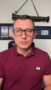 📝 Мужчину, который незаконно вывозил людей за границу, в реальной жизни приговорили к 5 годам лишения свободы