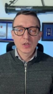 Если у вас есть жена третьей группы инвалидности, ранее вы могли либо получить право на отсрочку, либо даже быть уволены с военной службы, если были мобилизованы