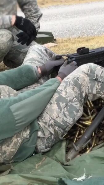 🔵 В Україні воєнний стан та мобілізація триватимуть до 2024 року, що означає можливість повторного призову громадян віком від 18 до 60 років